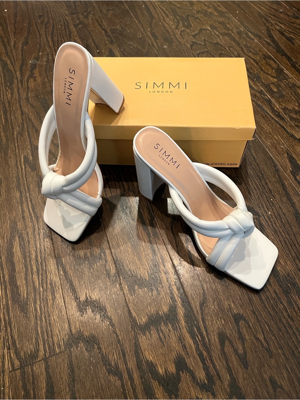 Simmi London Faux Leather 10US White Knotted Strap, Covered Block Heel Sandals